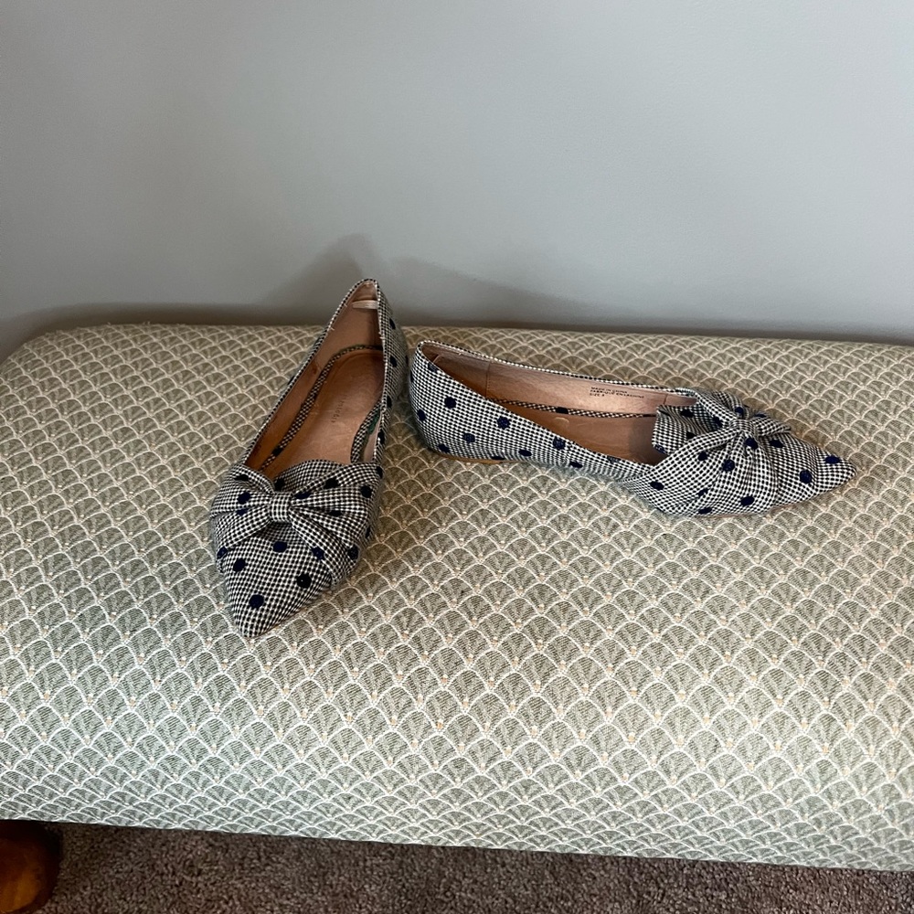 Anthropologie grey houndstooth w/ blue polka dots flats size US 8